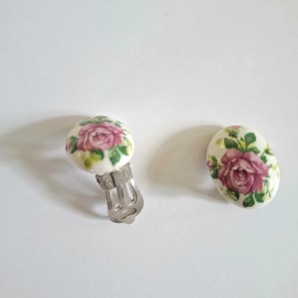 Vintage Pink Rose Floral Ceramic Oval Clip On Earrings Cottagecore‎ Victorian